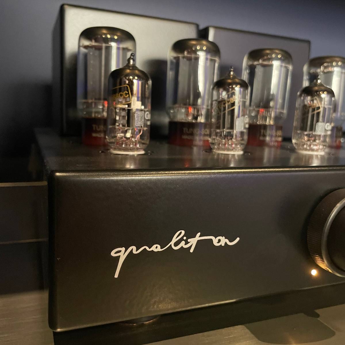 Amplificateur Qualiton A20i chez Audio&Cie à Montferrier sur Lez, Hérault 34